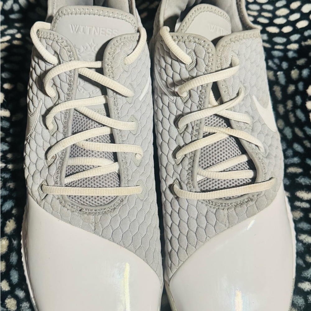 Men’s Gray and White Athletic Shoes
